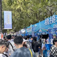 桃竹苗分署辦理「2026 桃竹苗OpenHouse就業博覽會」,吸引大批民眾參與求職。(圖/勞動力發展署桃竹苗分署提供) 桃竹苗分署辦理「2026 桃竹苗OpenHouse就業博覽會」,吸引大批民眾參與求職。(圖/勞動力發展署桃竹苗分署提供)