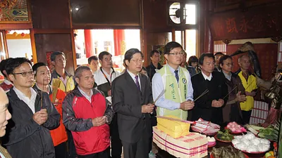 庇佑考運 民代與文昌殿為考生祈福