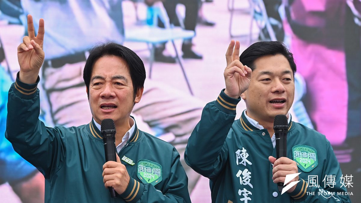 民進黨宜蘭縣立委候選人陳俊宇(右)自行宣布當選。(資料照,陳昱凱攝) 民進黨宜蘭縣立委候選人陳俊宇(右)自行宣布當選。(資料照,陳昱凱攝)