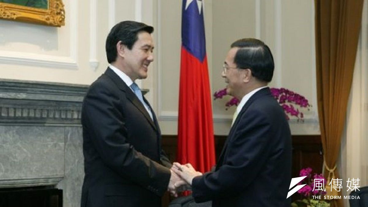 馬英九與陳水扁兩任總統「神」一樣的身影,誰還記得?(取自總統府官網) 馬英九與陳水扁兩任總統「神」一樣的身影,誰還記得?(取自總統府官網)