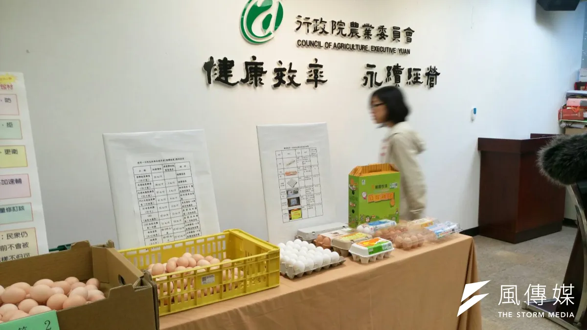 有鑒於小型養雞場無力投資洗選設備,為了推廣雞蛋一次性包材,農委會明年將在雞農戶數最多的彰化與屏東設立洗選場。(林上祚攝)