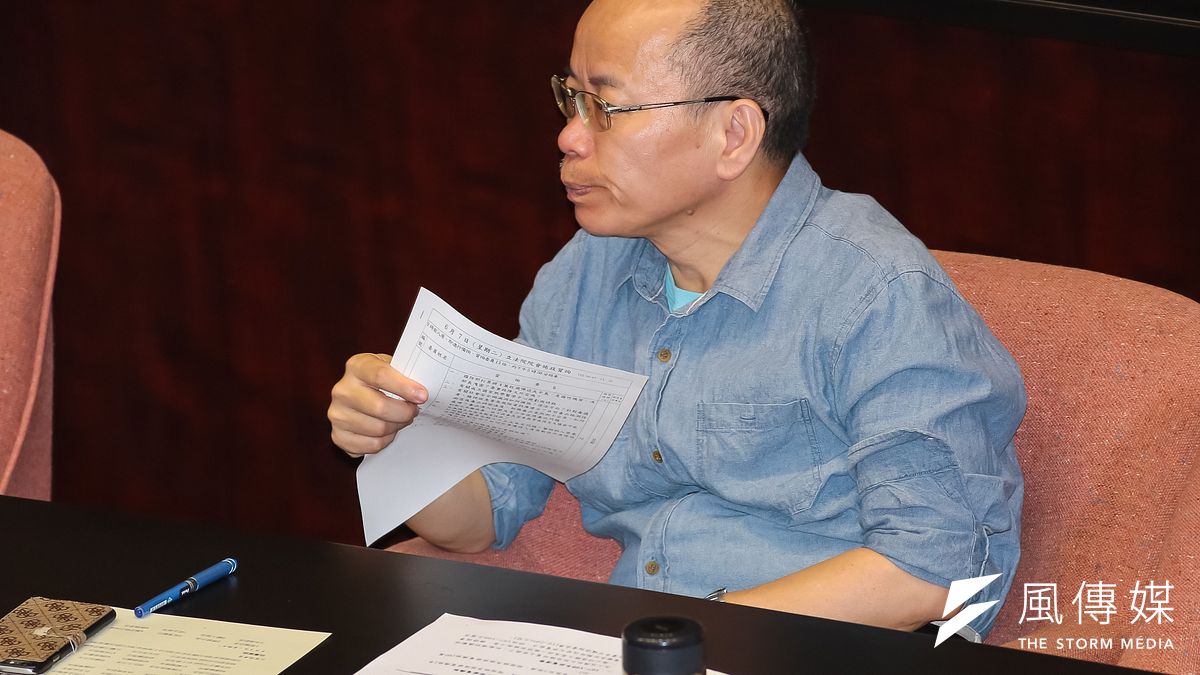 行政院政務委員張景森接受媒體專訪時指出,節電、火電、綠電是達成非核家園的3條路徑,其中節電是最重要策略。(資料照,顏麟宇攝) 行政院政務委員張景森接受媒體專訪時指出,節電、火電、綠電是達成非核家園的3條路徑,其中節電是最重要策略。(資料照,顏麟宇攝)