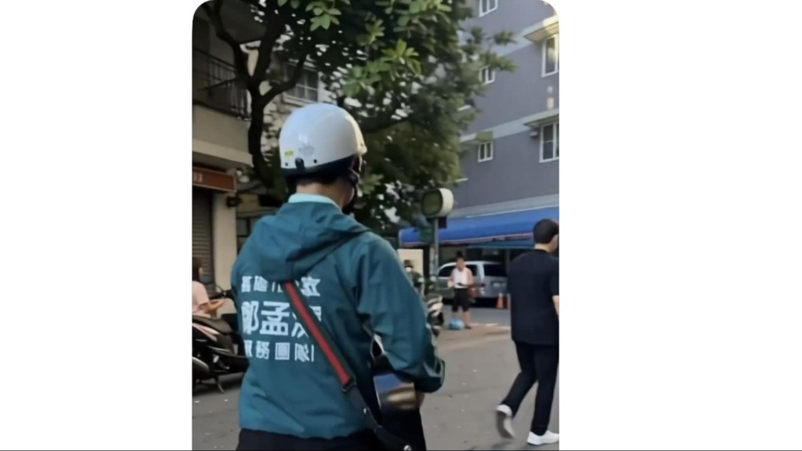 鄭孟洳追垃圾車拜票「自帶BGM」團隊唱五月天〈垃圾車〉嗨翻三民巷弄