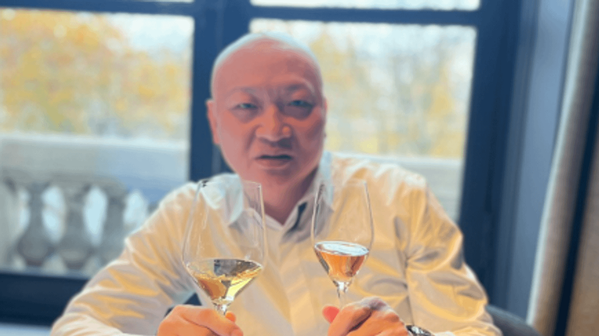 新北地院今天發布通緝林秉文(右)。(資料照,取自林秉文臉書) 新北地院今天發布通緝林秉文(右)。(資料照,取自林秉文臉書)