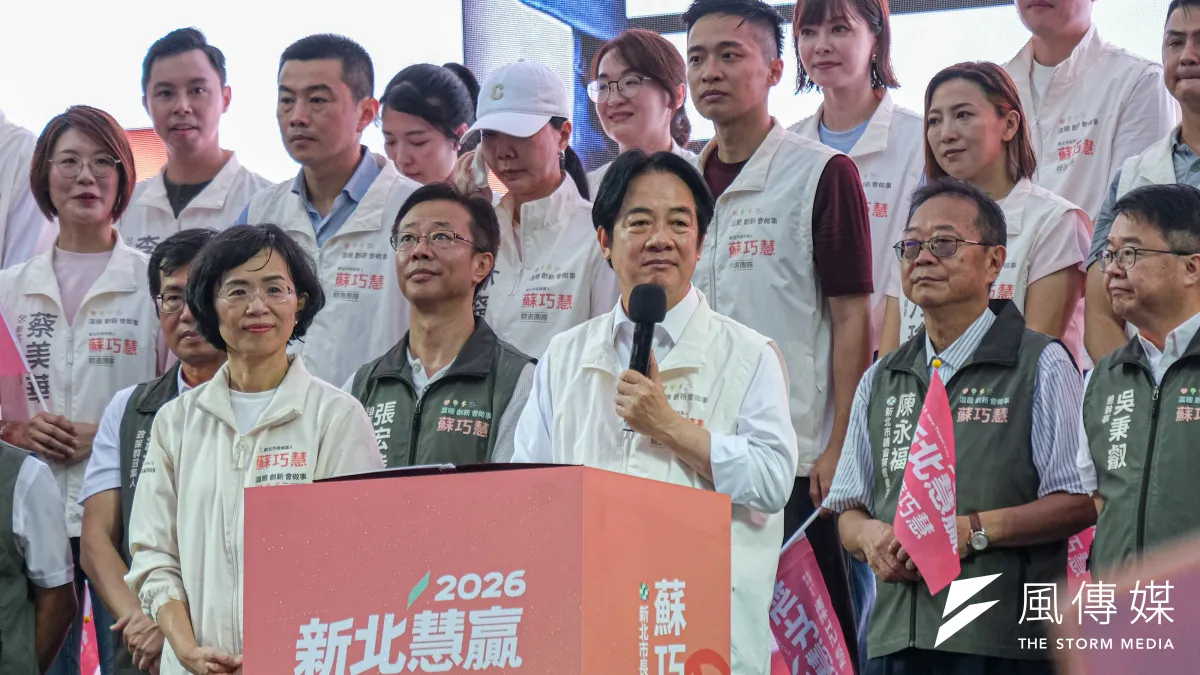 蘇巧慧(前左一)競選總部成立大會5日於板橋第一運動場舉行。(劉偉宏攝)