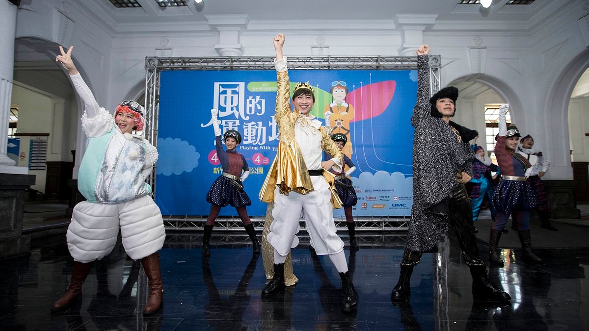 「2017兒童藝術節-風的運動場」為全國兒童量身打造兒童劇「飛天國王子選拔大會」。(圖/新竹市政府提供) 「2017兒童藝術節-風的運動場」為全國兒童量身打造兒童劇「飛天國王子選拔大會」。(圖/新竹市政府提供)