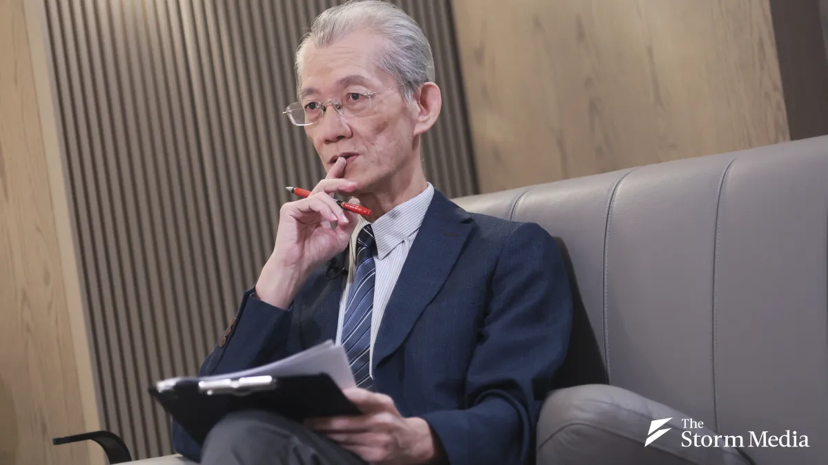 Ming Chu-cheng, professor emeritus of political science at National Taiwan University, discusses China's revised National Defense Mobilization Law on a Storm Media program. (File photo)