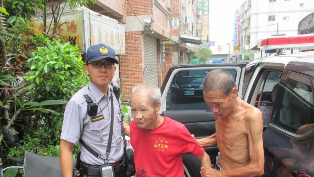 老翁外出散步迷途徘徊 熱心警協助護送返家 老翁外出散步迷途徘徊 熱心警協助護送返家