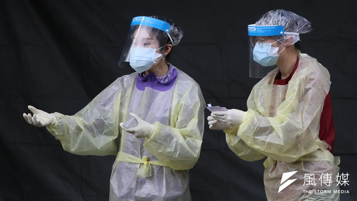 中央流行疫情指揮中心宣布,同意金門縣、澎湖縣、連江縣等三離島得在符合篩檢流程條件及後送配套流程下,提供自願性採檢服務。示意圖。(資料照,柯承惠攝) 中央流行疫情指揮中心宣布,同意金門縣、澎湖縣、連江縣等三離島得在符合篩檢流程條件及後送配套流程下,提供自願性採檢服務。示意圖。(資料照,柯承惠攝)