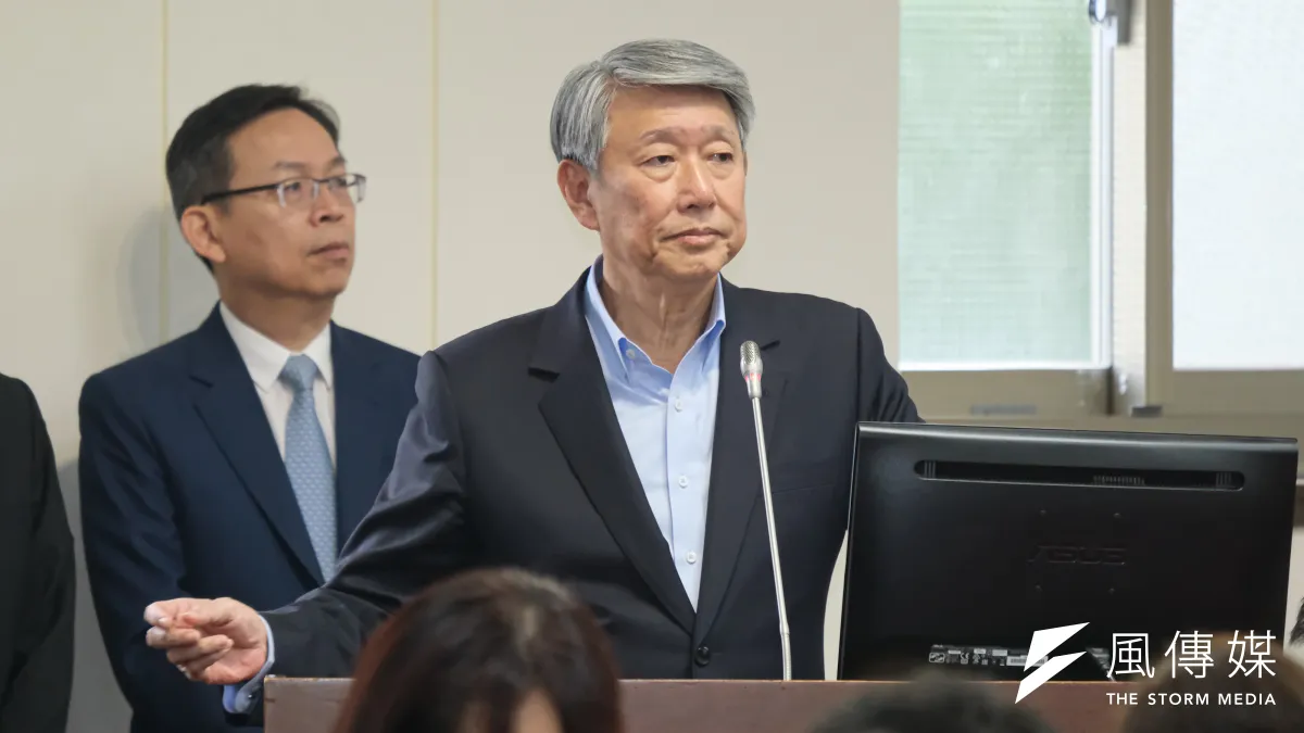 國民黨屏東立委蘇清泉在8月12日質詢時,拿出民調,顯示恆春半島4鄉鎮,有高達75%民眾支持核三延役,結果經濟部長郭智輝竟然回嗆「你把敦親睦鄰費拿掉,看他們要不要支持」,引起很大的爭議。圖為經濟部長郭智輝。(資料照,劉偉宏攝)