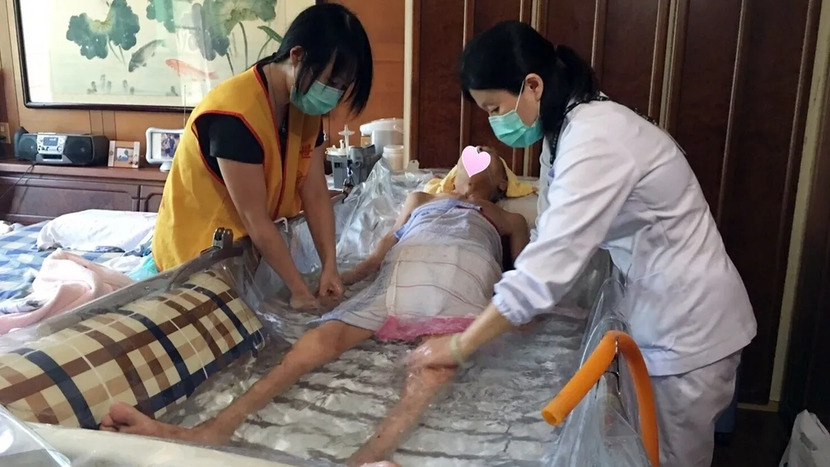 號召泡澡義工 創世基金會推到宅服務
