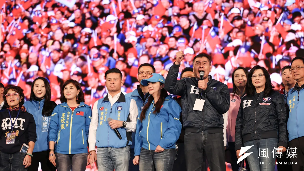 泛藍陣營在北市議會實質過半,目前有意爭取議長寶座的包含現任議長陳錦祥(右三)、資深議員戴錫欽(左三)。(資料照,簡必丞攝)