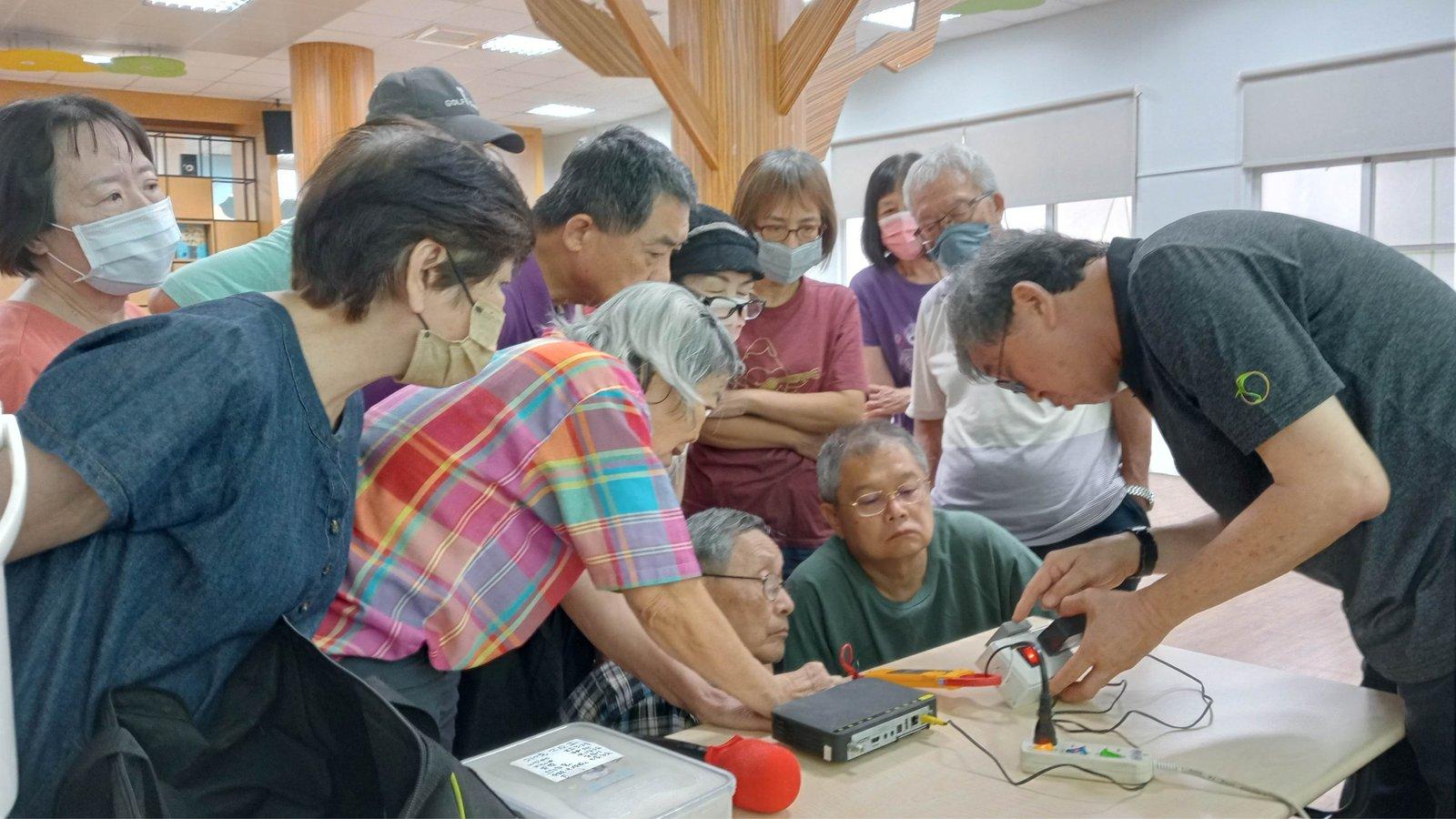 寶島陽光四度推「節能扶弱減碳計畫」 助屏東弱勢家庭汰換老舊冰箱