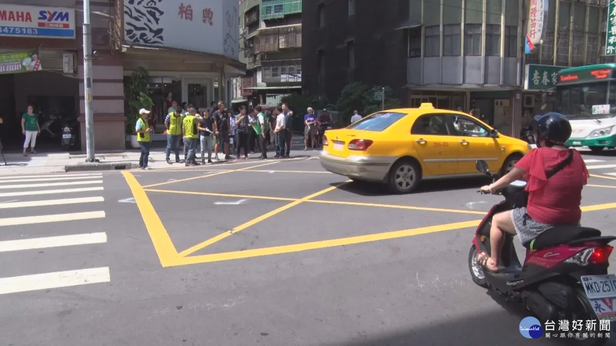 蘆洲巷口無號誌 車禍頻傳居民怨聲載道