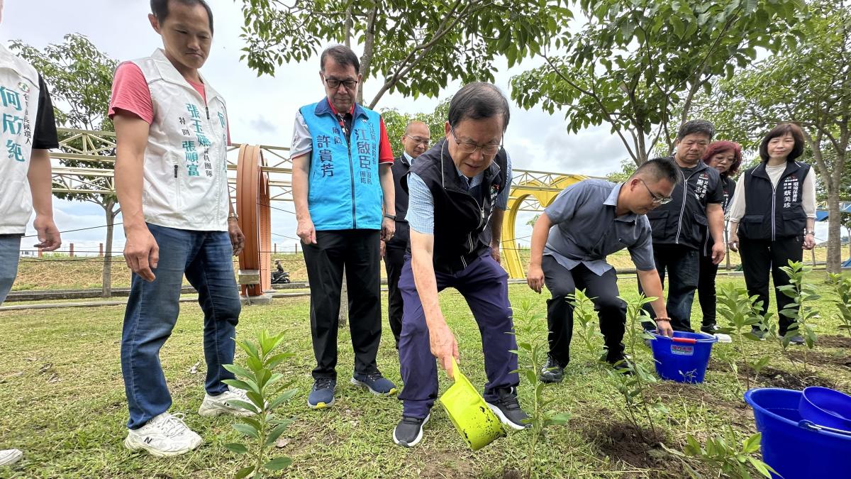 響應世界環境日 中市環保局辦植樹贈苗宣導活動