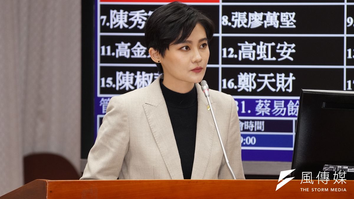 民進黨立委賴品妤(見圖)4日質詢時,拿瘟疫蔓延的手遊《瘟疫公司》為例,盼衛福部做好台灣萬一發生社區傳播的準備。(盧逸峰攝) 民進黨立委賴品妤(見圖)4日質詢時,拿瘟疫蔓延的手遊《瘟疫公司》為例,盼衛福部做好台灣萬一發生社區傳播的準備。(盧逸峰攝)