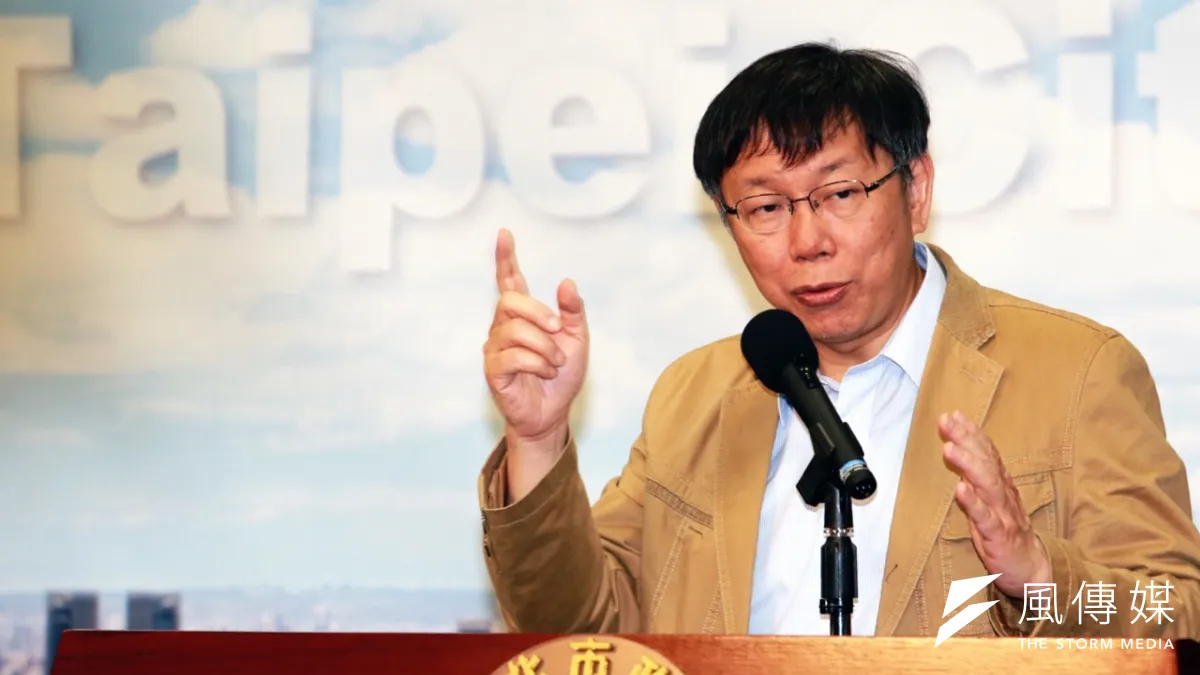 台北市長柯文哲出席鄭南榕殉道26周年追思會,表示將擴大自由巷營造,明年還要舉辦研討會。(林韶安攝)