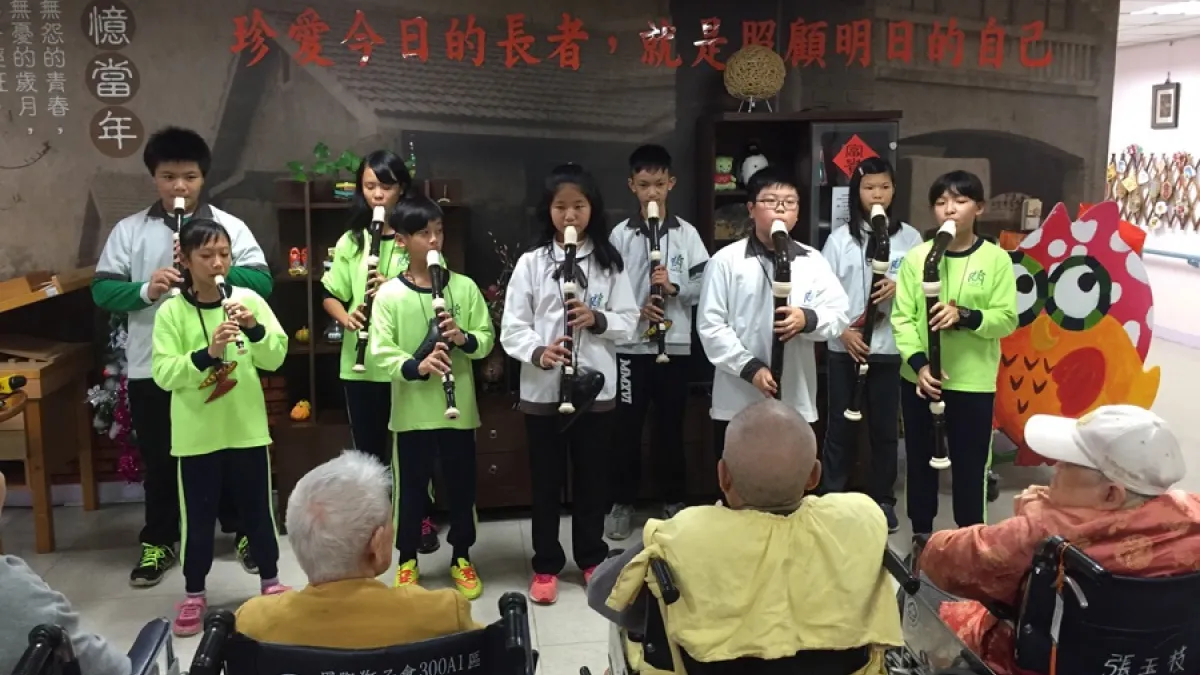 宜蘭內城學子護理之家學習趣 常伴長者歡樂