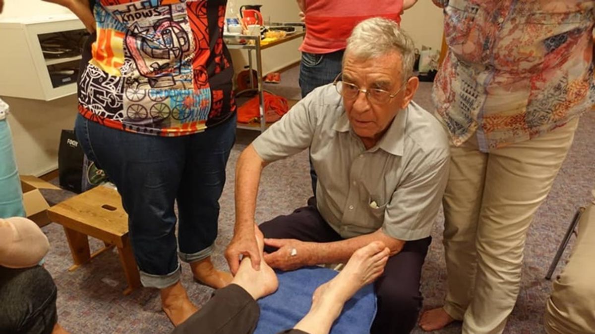 前年國籍法修正後,吳神父終於拿到台灣身分證,他終於可以說:「我是瑞士出生的台灣人!」(圖/想想論壇) 前年國籍法修正後,吳神父終於拿到台灣身分證,他終於可以說:「我是瑞士出生的台灣人!」(圖/想想論壇)