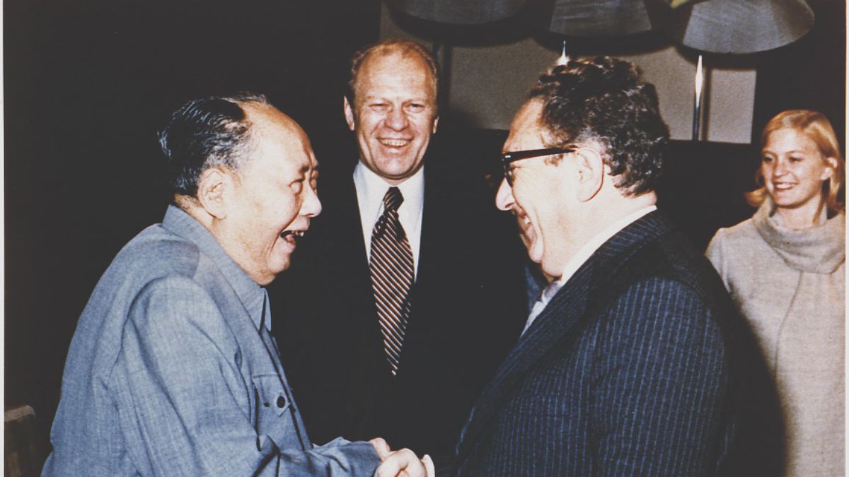 1975年12月2日,美國總統福特(中)在北京會見毛澤東,右為國務卿季辛吉(https://www.fordlibrarymuseum.gov/) 1975年12月2日,美國總統福特(中)在北京會見毛澤東,右為國務卿季辛吉(https://www.fordlibrarymuseum.gov/)