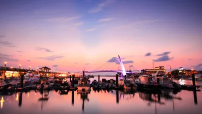 淡水漁人碼頭遙望美麗夕陽。(圖/新北市觀旅局提供)