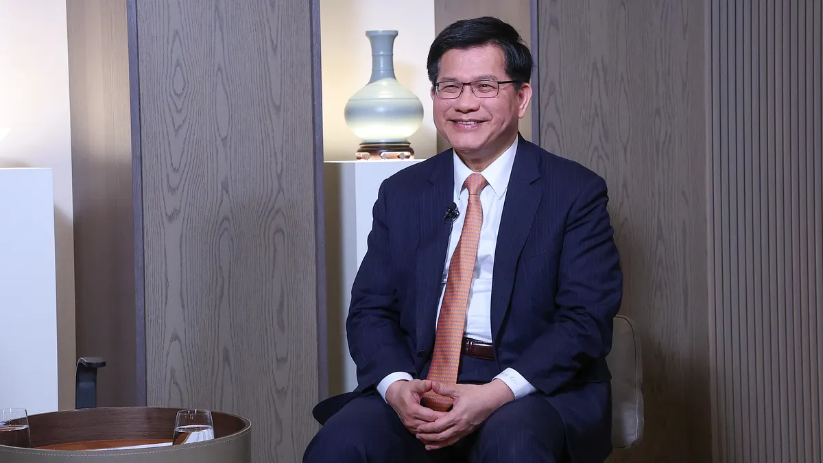 外交部長林佳龍接受《風傳媒》網路節目《下班國際線》專訪時表示,台灣雖已收回晶片管制措施的預告,但若南非有其他作為,台灣也會有所反制。(顏麟宇攝) 外交部長林佳龍接受《風傳媒》網路節目《下班國際線》專訪時表示,台灣雖已收回晶片管制措施的預告,但若南非有其他作為,台灣也會有所反制。(顏麟宇攝)