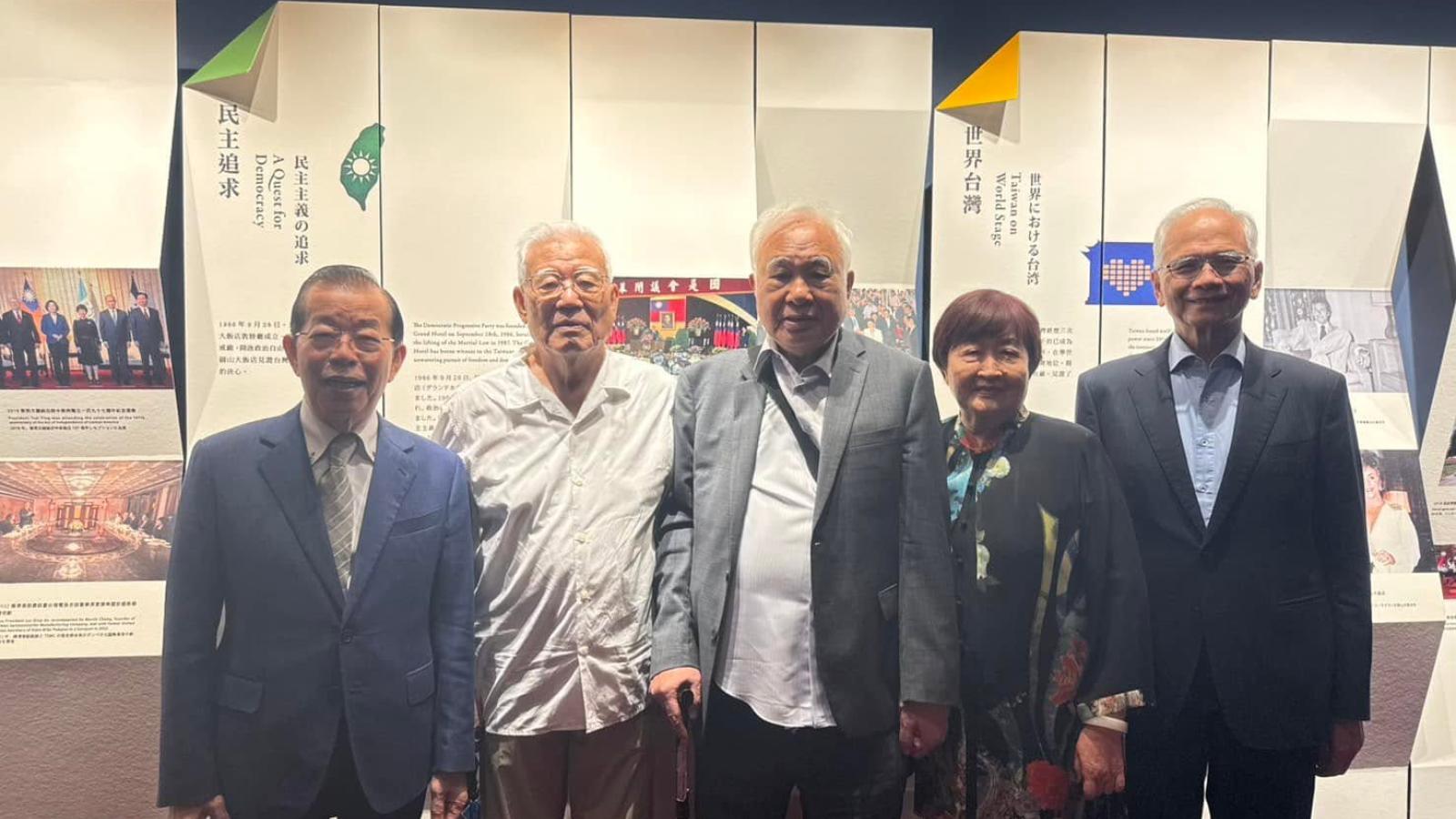 民進黨建黨40周年 創黨元老重返圓山飯店 謝長廷曬合影嘆:十人小組今剩半
