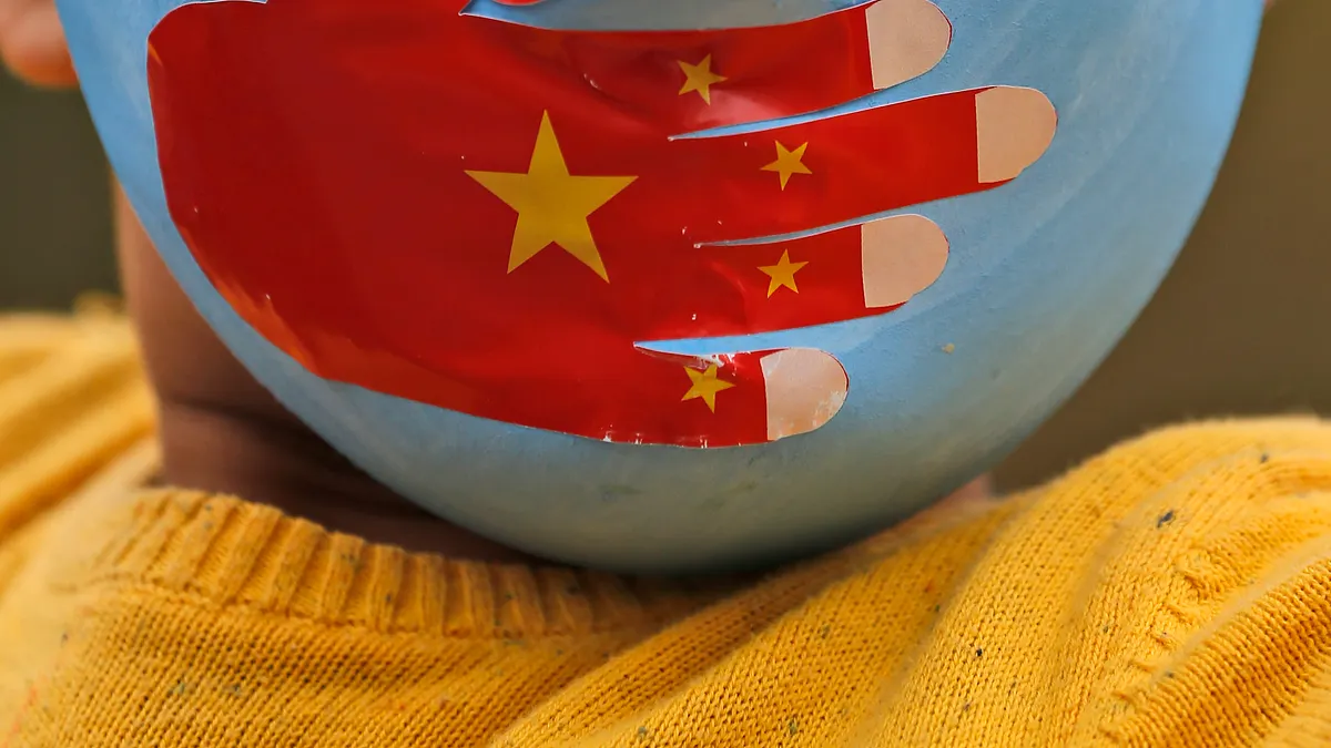 中共加強網路控管,翻牆就是有罪。(AP)