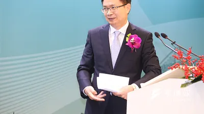 貿協董事長黃志芳否認標案與明爭利。(陳明仁攝)