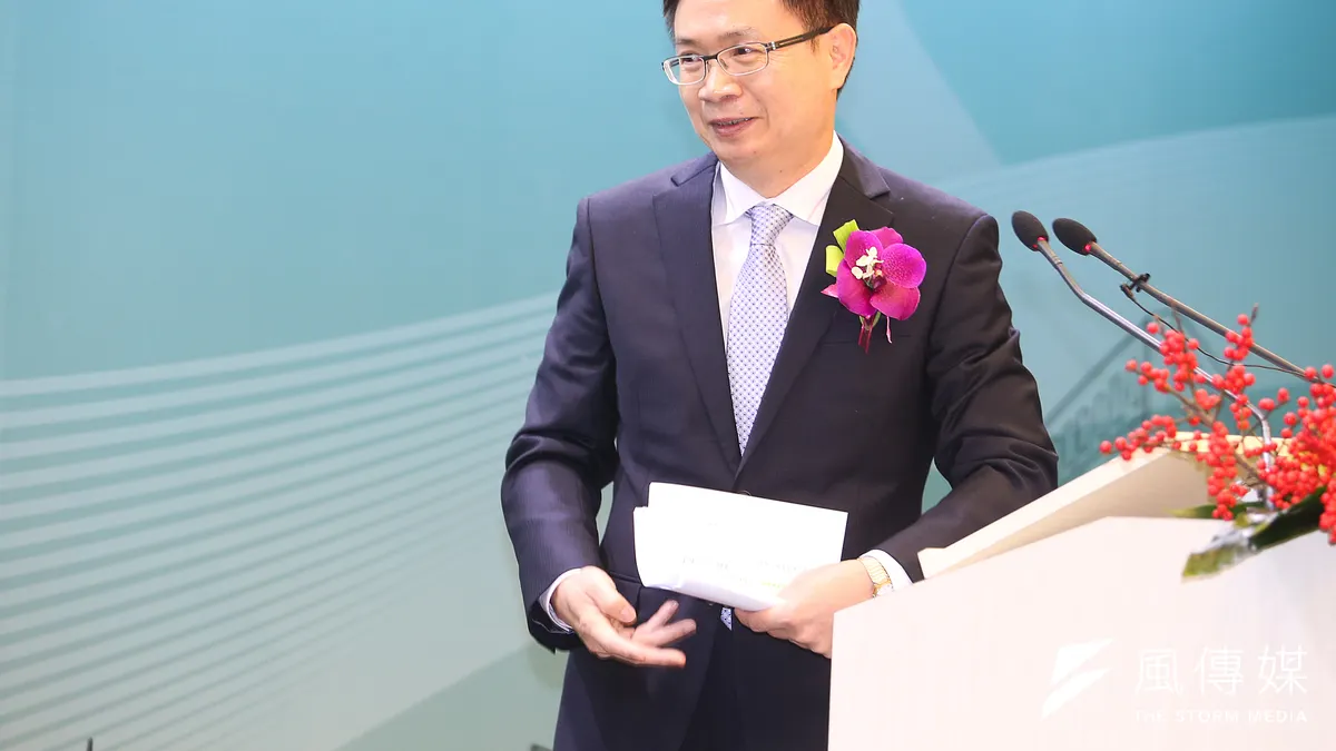 貿協董事長黃志芳否認標案與明爭利。(陳明仁攝) 貿協董事長黃志芳否認標案與明爭利。(陳明仁攝)