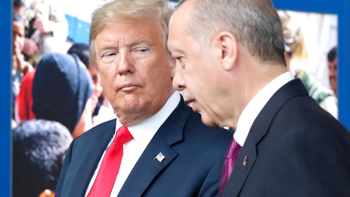 《美聯社》報導,美國總統川普在與土耳其總統艾爾多安通話時,突然改變決策,決定美軍撤出敘利亞。(AP) 《美聯社》報導,美國總統川普在與土耳其總統艾爾多安通話時,突然改變決策,決定美軍撤出敘利亞。(AP)