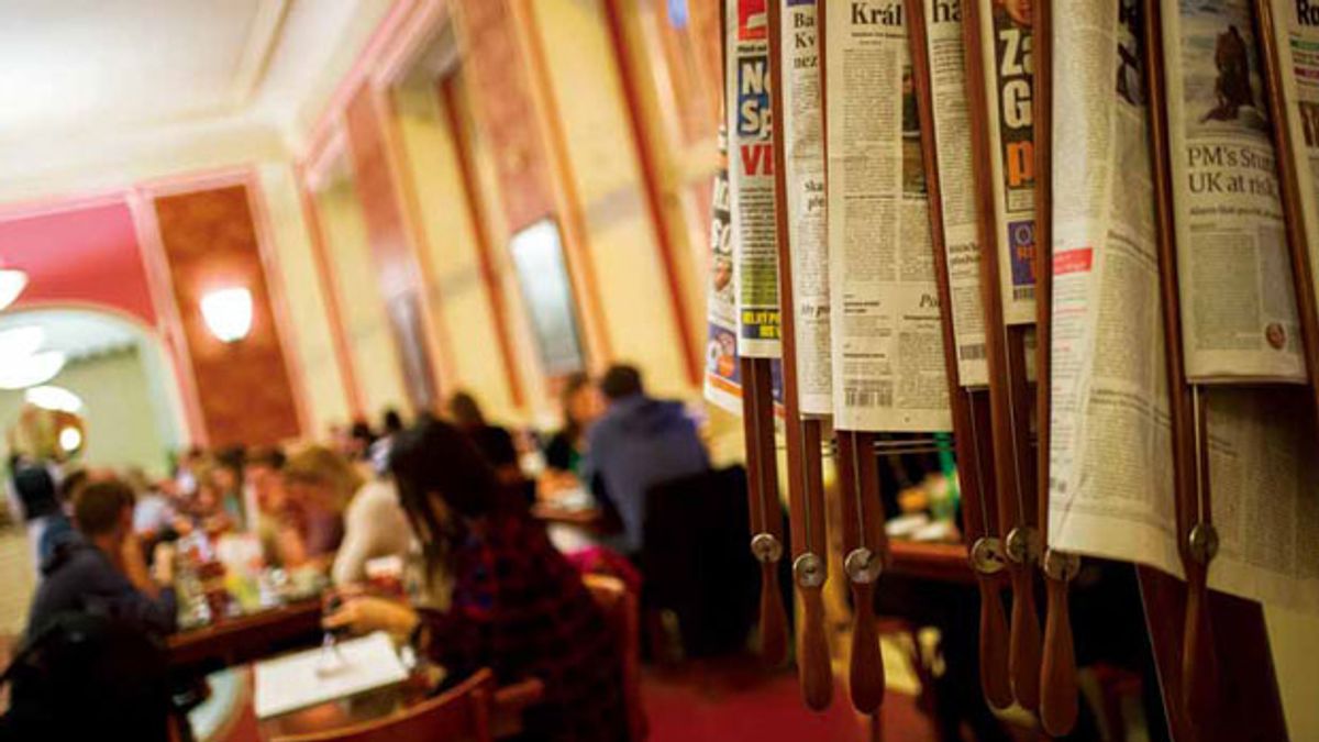 比起歐洲其他首都的咖啡館,布拉格咖啡館更有種「Grand」的性格 。)攝影者.李明宜) 比起歐洲其他首都的咖啡館,布拉格咖啡館更有種「Grand」的性格 。)攝影者.李明宜)