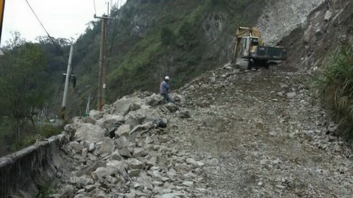 梅姬狂風肆虐 梨山地區路坍方停電