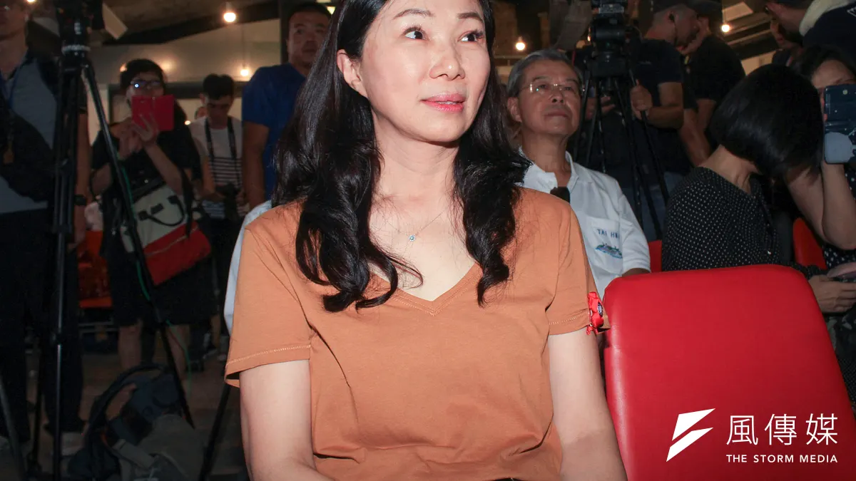 高雄市長夫人李佳芬(見圖)17日分別對名嘴鄭佩芬、洪耀南和高雄市立委參選人吳佩蓉等人提告。(資料照,蔡親傑攝)