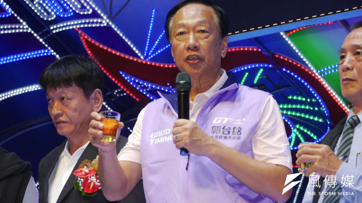 鴻海創辦人郭台銘日前大動作宣布啟動連署,更陸續開設連署站點。(資料照,蔡親傑攝)