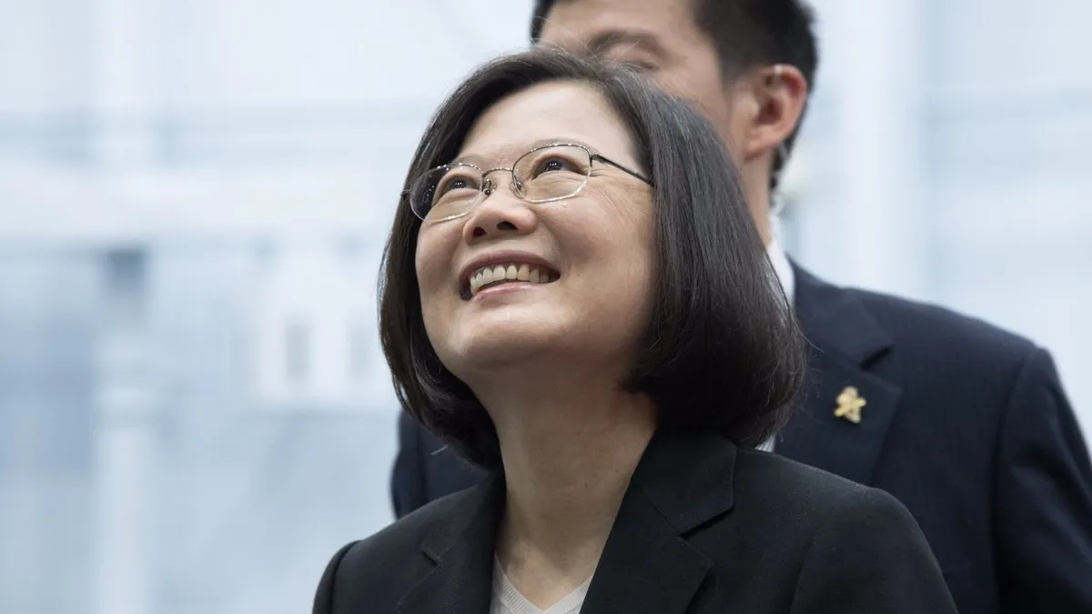 邀請達賴喇嘛來訪,凸顯台灣民主價值?人權組織說,只等蔡政府點頭。圖為總統蔡英文昨參訪美太空總署(NASA)。(Royce Renfrew@Twitter)