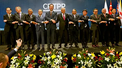 跨太平洋夥伴全面進展協定(CPTPP)11個會員8日在智利聖地牙哥簽署協定。(美聯社)