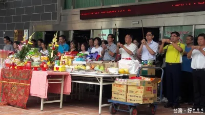 慶讚中元大拜拜 安平區政園區舉辦聯合普度