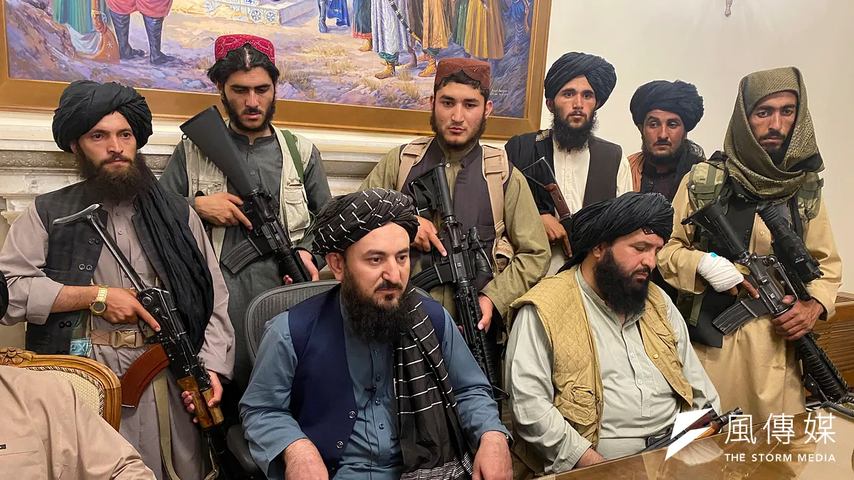 2021年8月15日,阿富汗神學士(Taliban)游擊隊攻進首都喀布爾,佔領總統府。(資料照,AP) 2021年8月15日,阿富汗神學士(Taliban)游擊隊攻進首都喀布爾,佔領總統府。(資料照,AP)