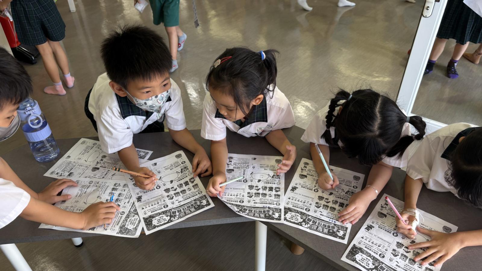 怪獸現身圖書館 仁愛國小萬聖節六關冒險串聯雙語故事讓孩子玩出閱讀與英語力