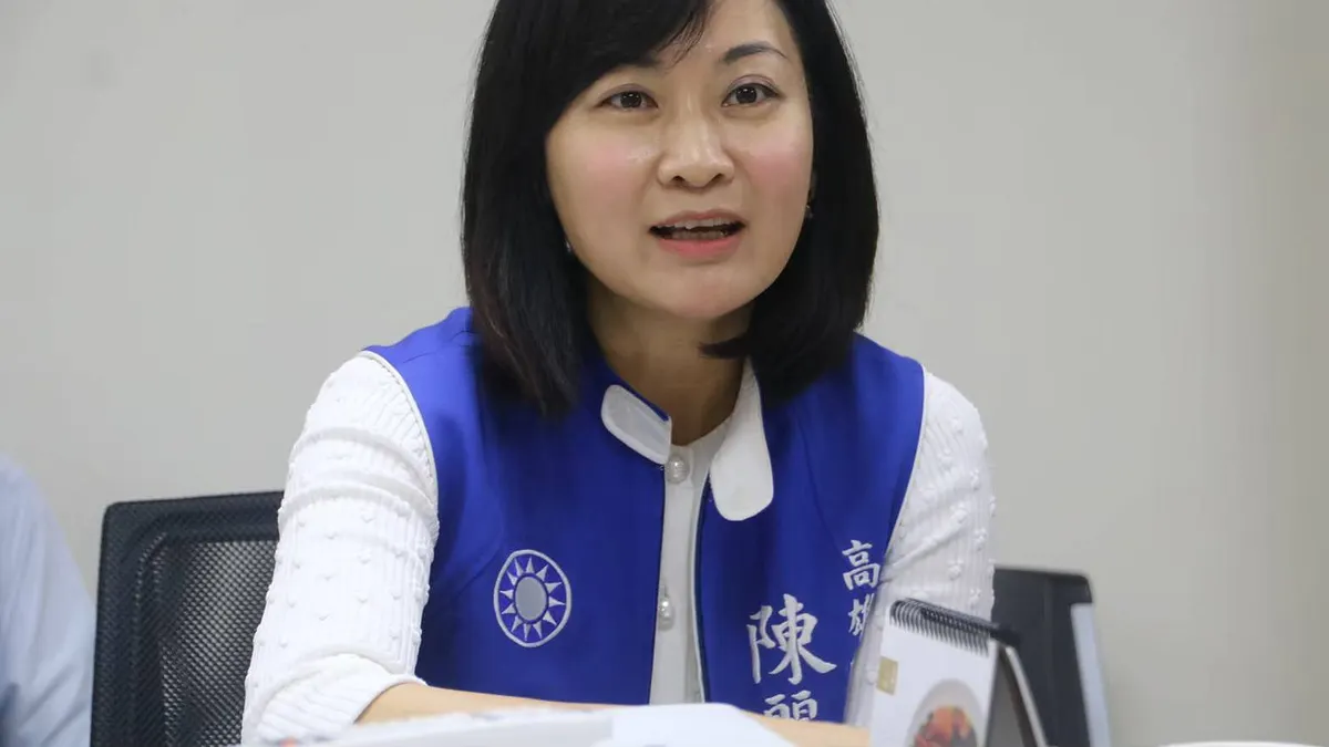 陳麗娜議員炮轟潘炤穎改革沒成績、爽領獎勵金,把衛生局和民生醫院搞得一團亂,甚至連領多少獎勵金都交代不清,是最該下台負責的人。(圖/陳麗娜服務處提供) 陳麗娜議員炮轟潘炤穎改革沒成績、爽領獎勵金,把衛生局和民生醫院搞得一團亂,甚至連領多少獎勵金都交代不清,是最該下台負責的人。(圖/陳麗娜服務處提供)