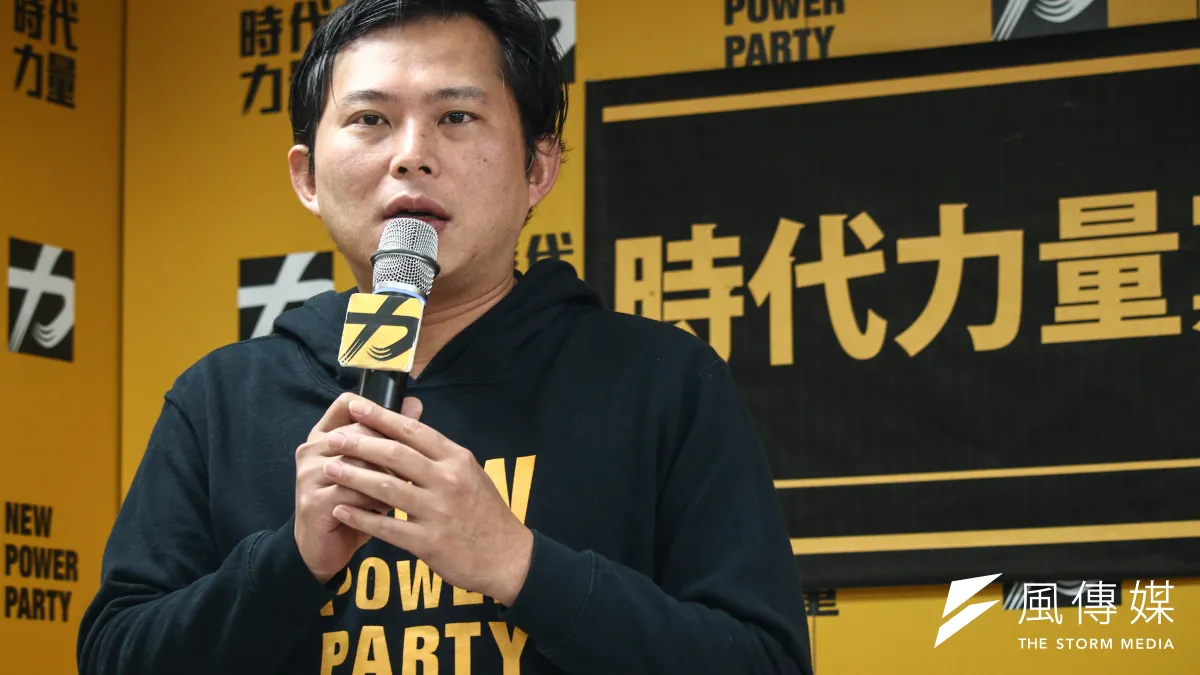作者指出,時代力量是否能獲得人民的赦免而再次重生,則端看黃國昌等人是否能走出一條不同、也不受限於民進黨,並且真正服膺於人民,而非總統蔡英文這偽神的道路。(資料照,蔡親傑攝)