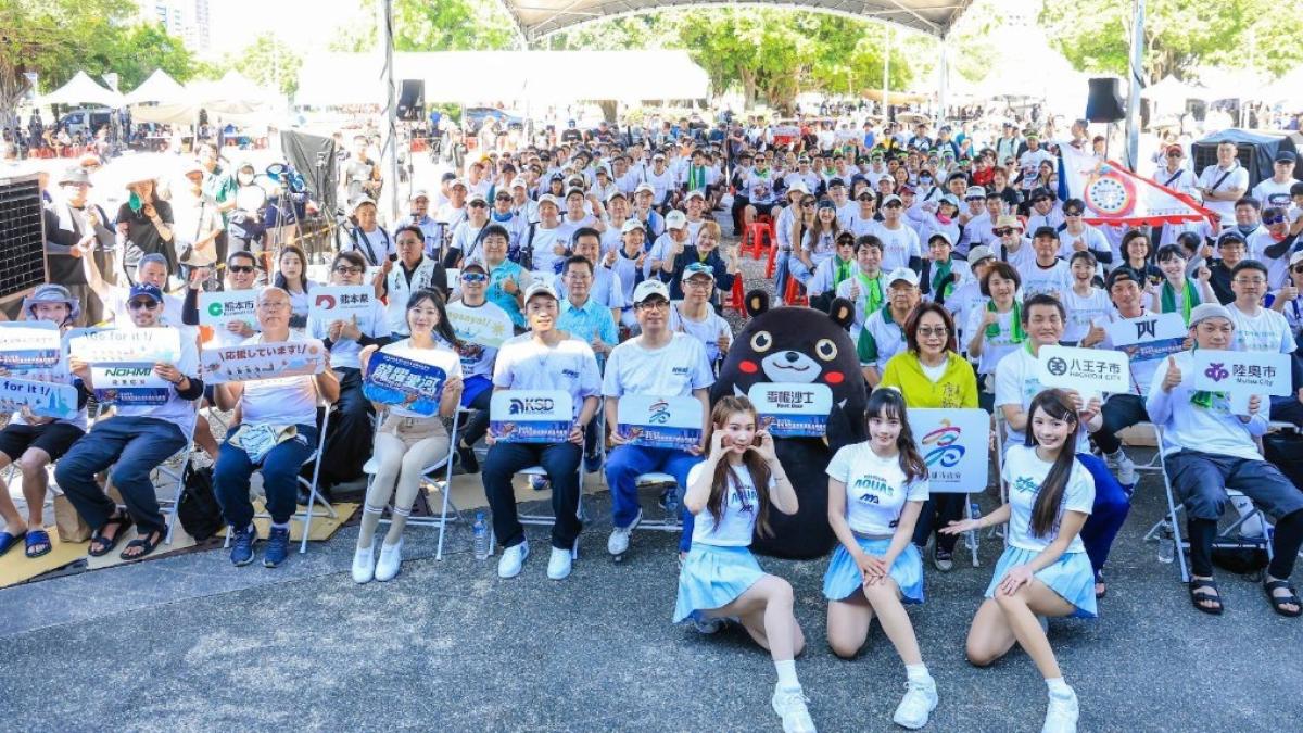 高雄龍舟國際友誼賽熱血登場!陳其邁率隊奪冠 李洋、安芝儇助陣展現城市外交魅力