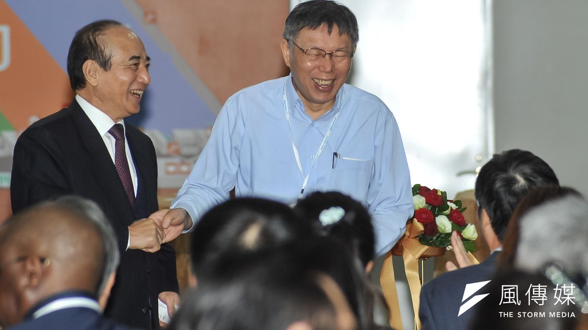 台北市長柯文哲29日上午前往南港展覽館,參加台灣醫療科技展。(甘岱民攝) 台北市長柯文哲29日上午前往南港展覽館,參加台灣醫療科技展。(甘岱民攝)