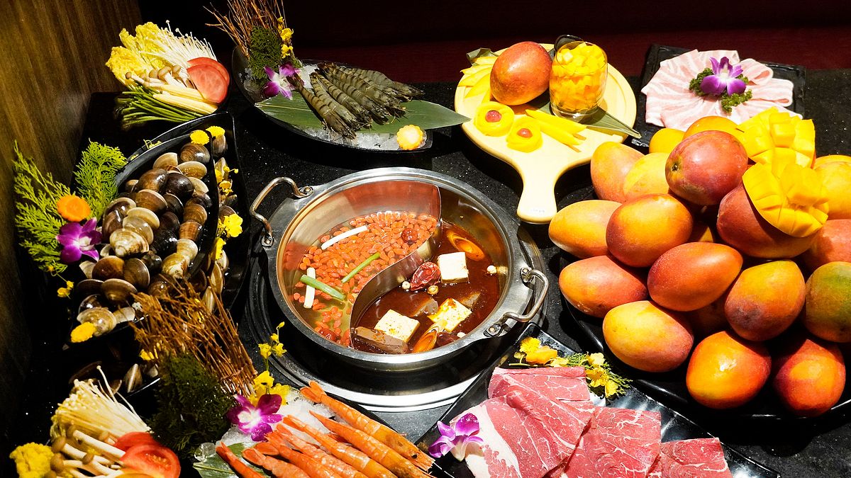 馬辣集團7月份活動,和牛、阿拉伯藍鑽蝦、烏魚子吃到飽。(圖/馬辣集團提供) 馬辣集團7月份活動,和牛、阿拉伯藍鑽蝦、烏魚子吃到飽。(圖/馬辣集團提供)