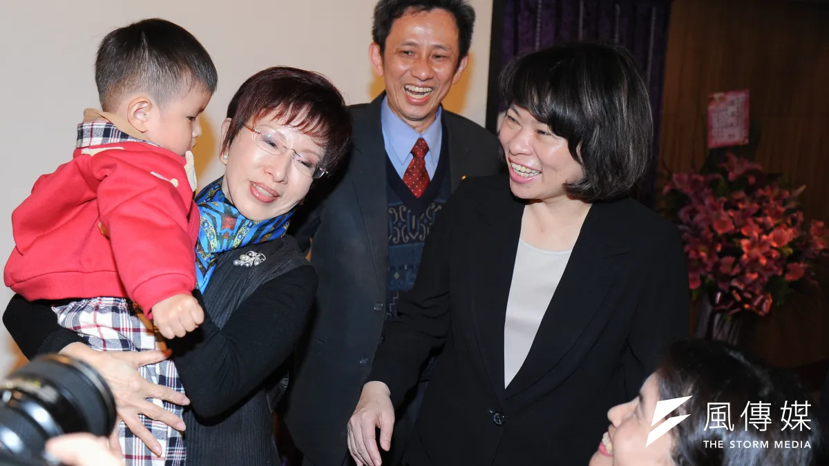 國民黨主席補選,兩位候選人黃敏惠、洪秀柱洪競相拉票。(林俊耀攝)
