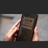 〈Rule男Freestyle〉一曲在幾天內創作出來並發表,它是楊舒雅用來回應這波性別論戰中「資格論」的作品。(Chia-Chun Yeh/DW) 〈Rule男Freestyle〉一曲在幾天內創作出來並發表,它是楊舒雅用來回應這波性別論戰中「資格論」的作品。(Chia-Chun Yeh/DW)