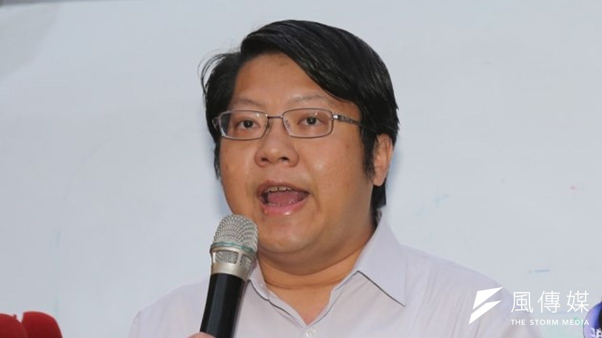 反黑箱民主陣線召集人賴中強11日表示,若執政黨敢在臨時會上通過爭議議案,人民將再次回到立法院。(資料照片,吳逸驊攝) 反黑箱民主陣線召集人賴中強11日表示,若執政黨敢在臨時會上通過爭議議案,人民將再次回到立法院。(資料照片,吳逸驊攝)