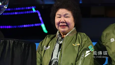 民進黨不分區名單一波三折,總統府秘書長陳菊(見圖)在14日時親赴總統官邸參與協商,盼能保留提名委員會所作的決議。對此,民進黨副秘書長林飛帆16日在臉書表示,要向前輩們表達敬佩。(陳品佑攝)