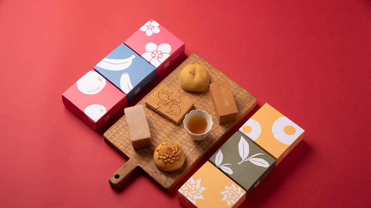 台灣在地水果甜點品牌《微熱山丘》推出全新「六小福」禮盒,齊聚6款經典商品組合,並賦予6種福氣含意,讓大家不僅可以選擇自己喜歡的甜點品嚐,同時又獲得最適切的祝福。(圖片來源:微熱山丘) 台灣在地水果甜點品牌《微熱山丘》推出全新「六小福」禮盒,齊聚6款經典商品組合,並賦予6種福氣含意,讓大家不僅可以選擇自己喜歡的甜點品嚐,同時又獲得最適切的祝福。(圖片來源:微熱山丘)